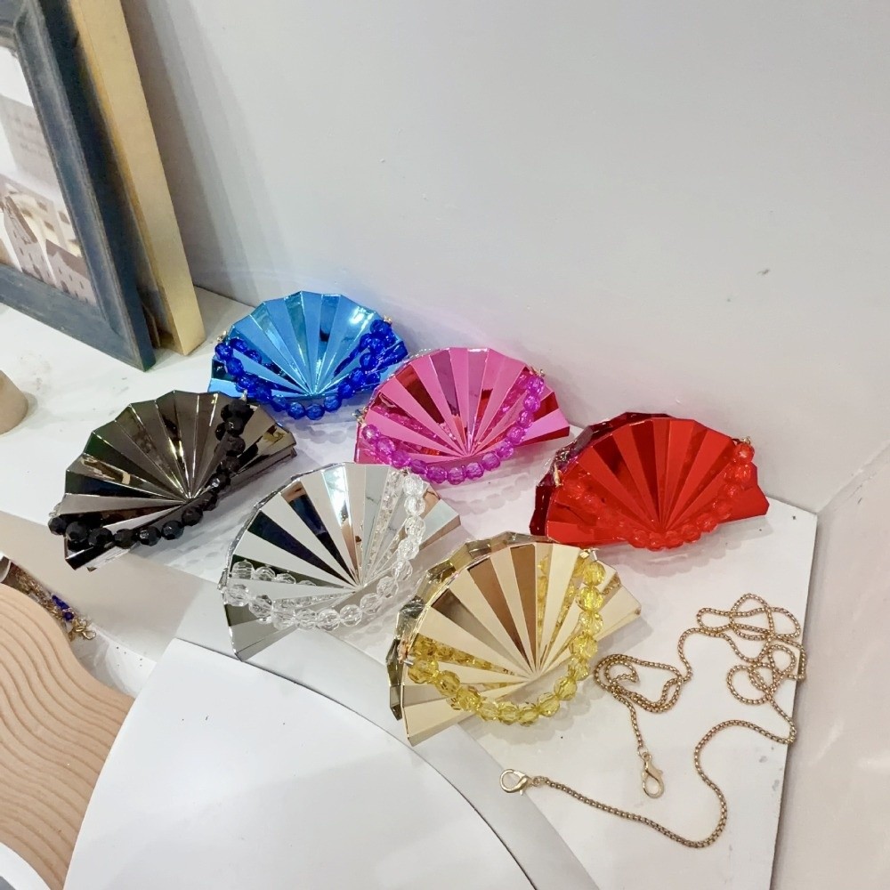 高級無地ミニバッグ光沢仕上げ扇形ゴールデンバッグミニサイズパ - Women Bags Golden のレビューと価格