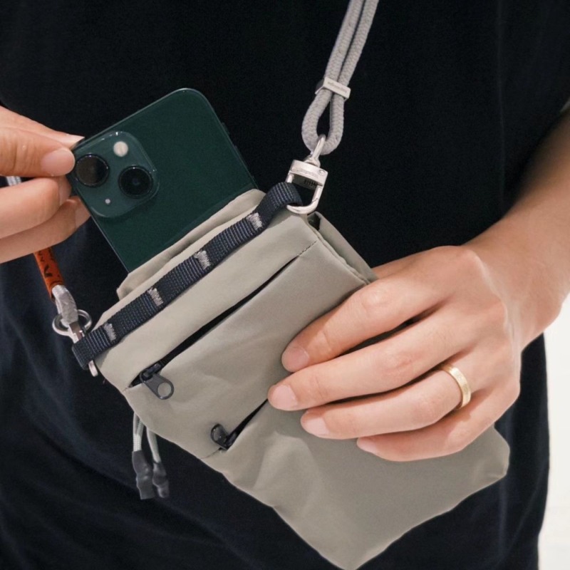メンズスリムフィットクロスボディフォンバッグ、折りたたみ式ウ - Phone Bag Crossbody のレビューと価格
