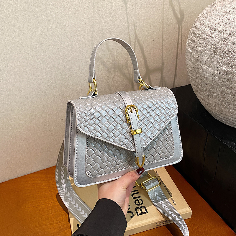 高級感とファッショナブルさを兼ね備えた春の新作万能ショルダー - Women'S Bags New Look のレビューと価格